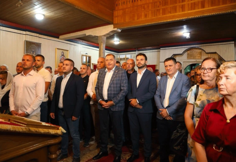 Održan zbor u Marićki: Pod šatorom Dodik i Stanivuković