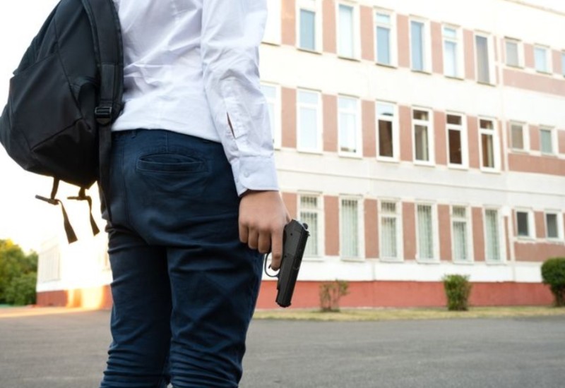 Šta se dešava sa djecom? Dječak došao u školu sa replikom pištolja