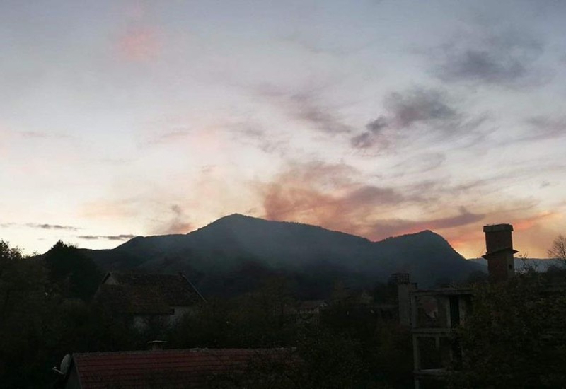 Aktivan požar u selu Pečenci