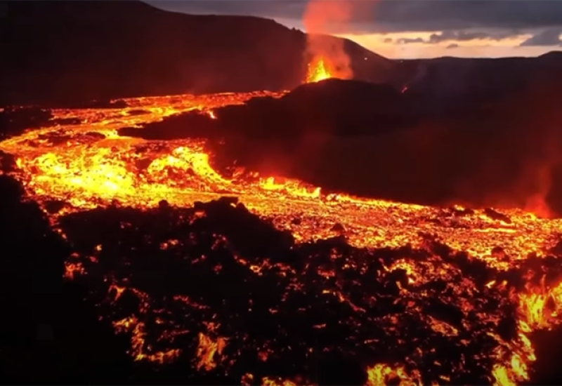 Erupcija vulkana na Havajima: Lava se približava auto-putu (VIDEO)