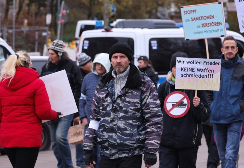 Hiljade ljudi na ulicama njemačkog grada traži pomirenje s Rusijom