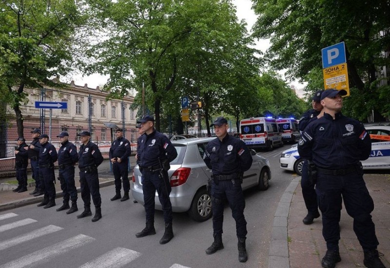 Detalji pucnjave kod škole: Dječak (14) ubio čuvara, ima ranjene djece