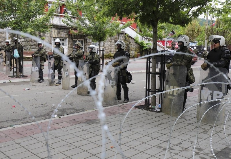 Bijela kuća pozvala Beograd da povuče vojsku, a Prištinu da povuče policiju