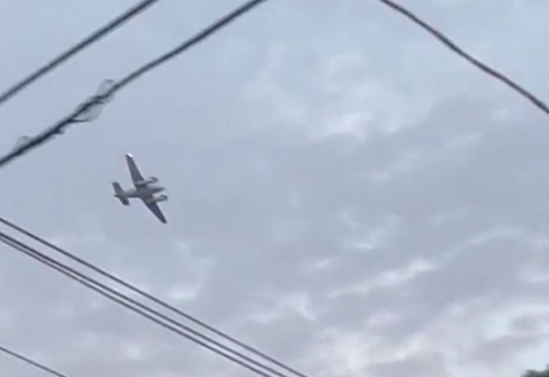 Otet avion u Americi, pilot prijeti da će srušiti supermarket