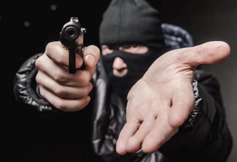 Tokom izborne noći razbojnik opljačkao pumpu