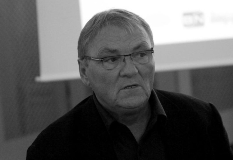 Preminuo pjevač Zoran Kalezić