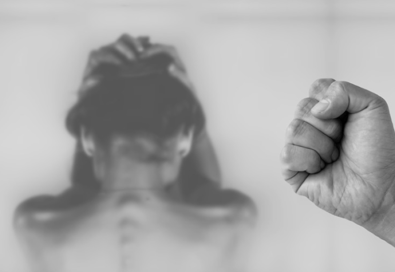 Podignuta optužnica za ubistvo majke, brutalno je udarao i davio