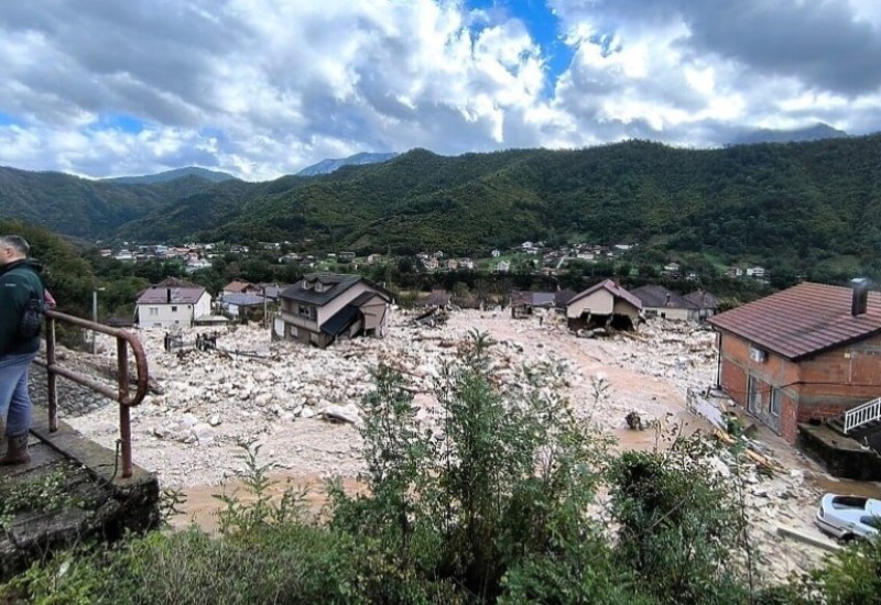 Sumnja se da je broj poginulih u poplavama i odronima u Jablanici veći od 10