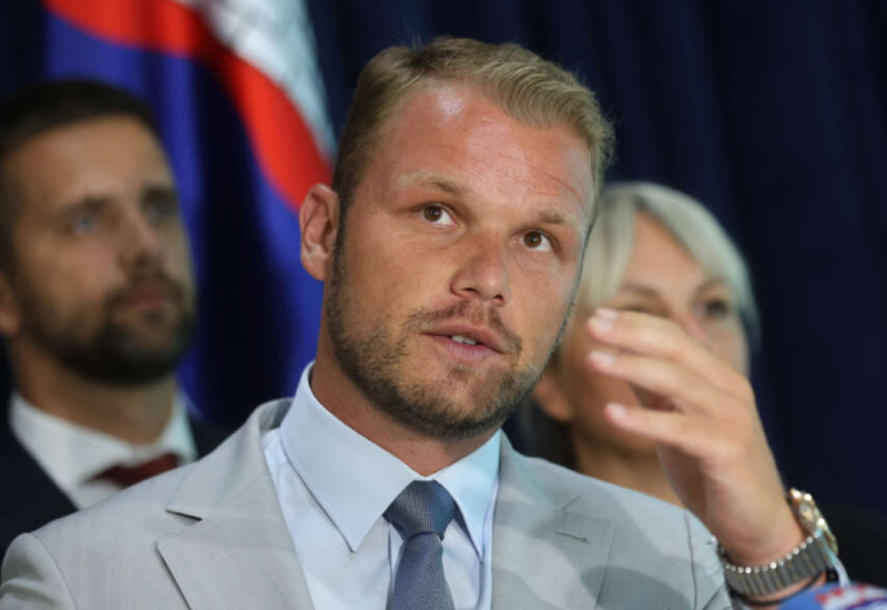 PADAJU MASKE Hoće li Stanivuković napustiti PDP i povući većinu članova u NOVI POKRET