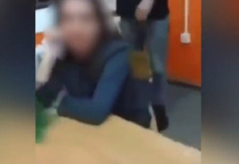 Učenik koji je izmakao stolicu profesorici u Trsteniku pokušao da se ubije