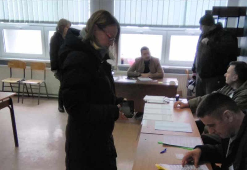 Napadnut posmatrač u Bratuncu