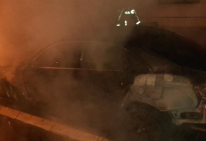 Gorio automobil u centru Banjaluke