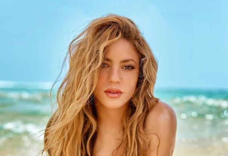 Shakira vrućim fotkama s plaže najavila novu pjesmu, fanovi složni: Od raskida se pomladila (FOTO)