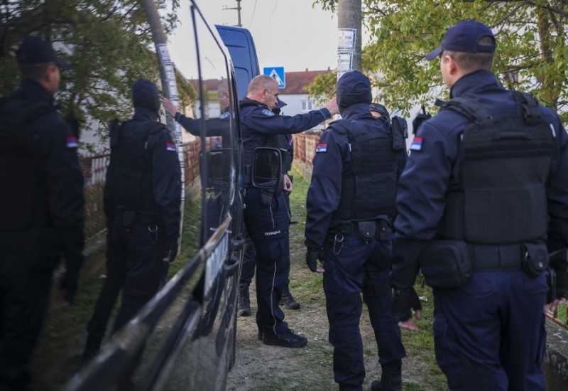 Nakon višečasovne drame: Uhapšen masovni ubica iz Mladenovca