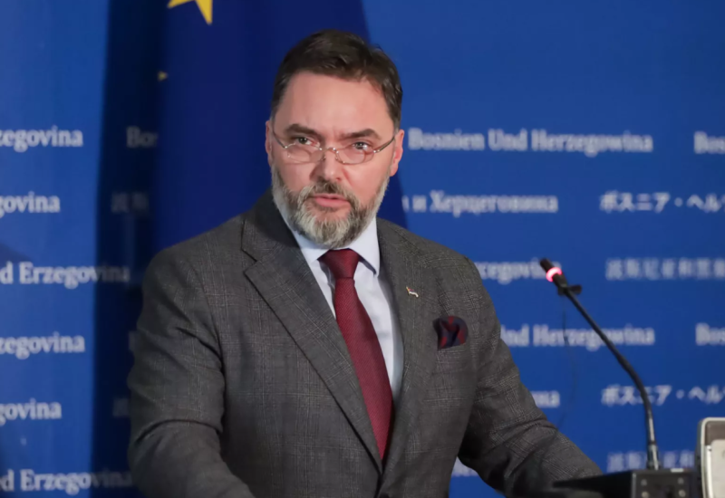 Zbog zdravstvenih problema Košarac zatražio medicinsku pomoć
