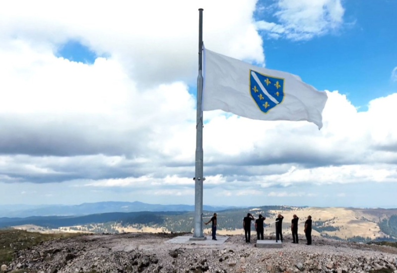 Srbi neće dozvoliti povratak zastave RBiH pod kojom su brutalno ubijani