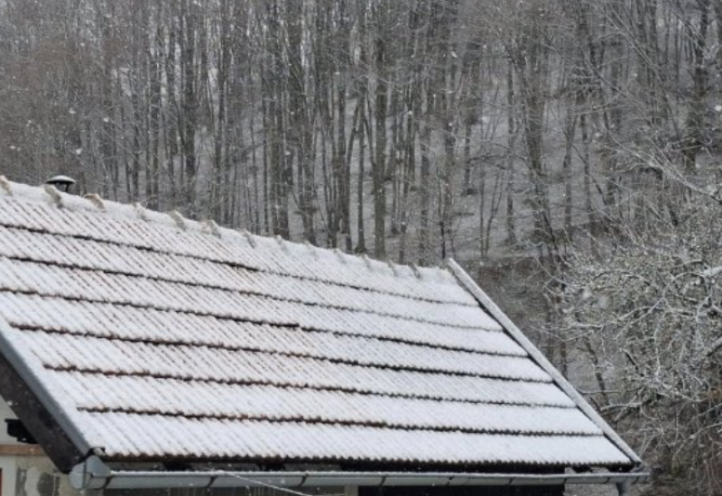 Snijeg padao u Mrkonjić Gradu, večeras osjetan pad temperature