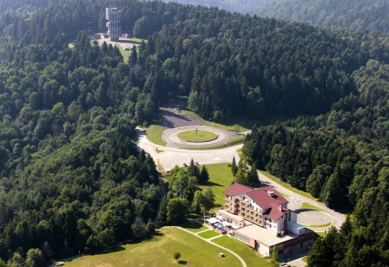 Tragedija na Kozari: Poginuo suvozač na kvadu
