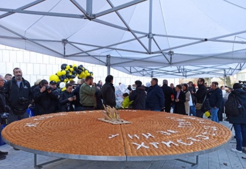 Izlomljena česnica od 7.000 dijelova ispred Hrama Svetog Save