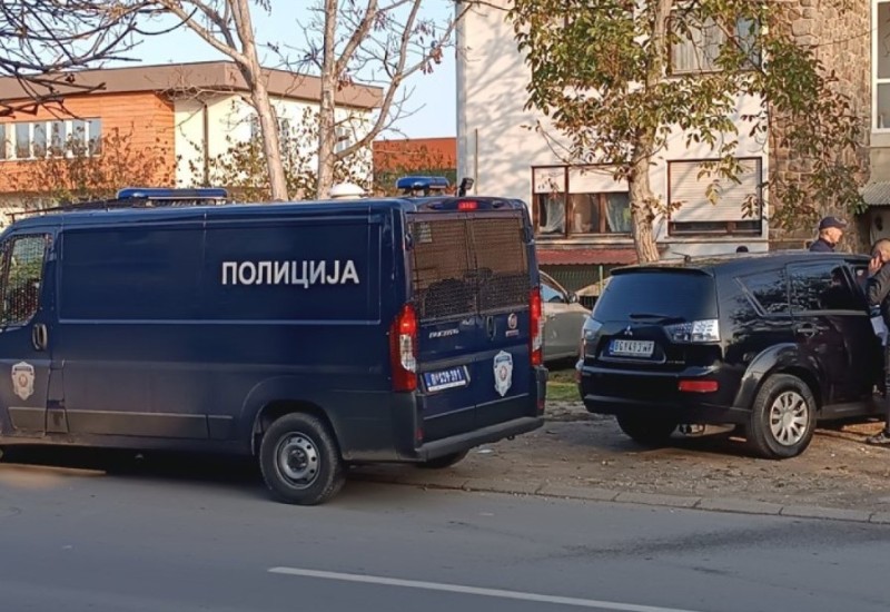 Zbog ubistva u Inđiji uhapšene tri osobe, za četvrtom se traga