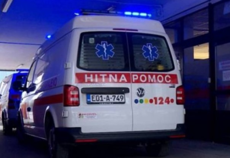 Teška saobraćajna nezgoda: Povrijeđen vozač “golfa” u sudaru sa autobusom