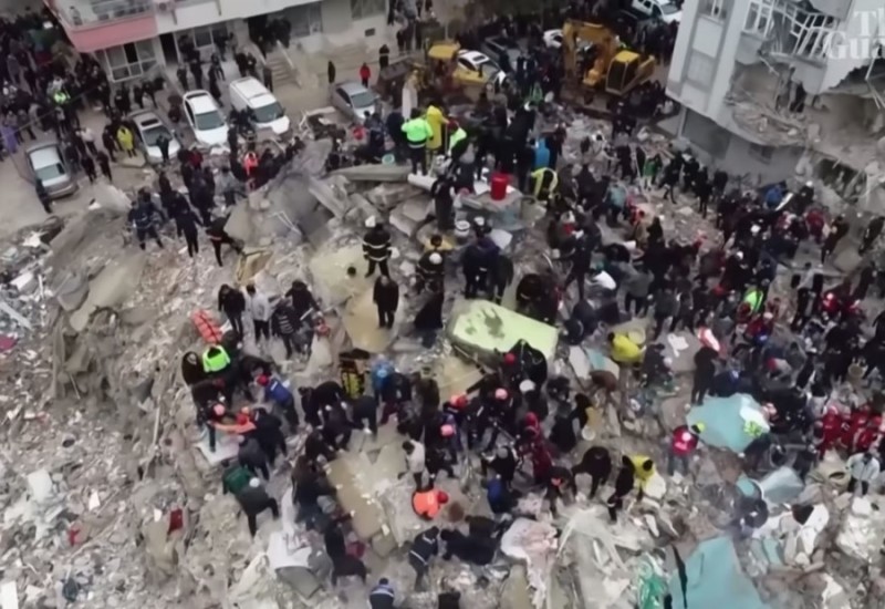 Snimci iz vazduha: Turski i sirijski gradovi sravnjeni sa zemljom (VIDEO)