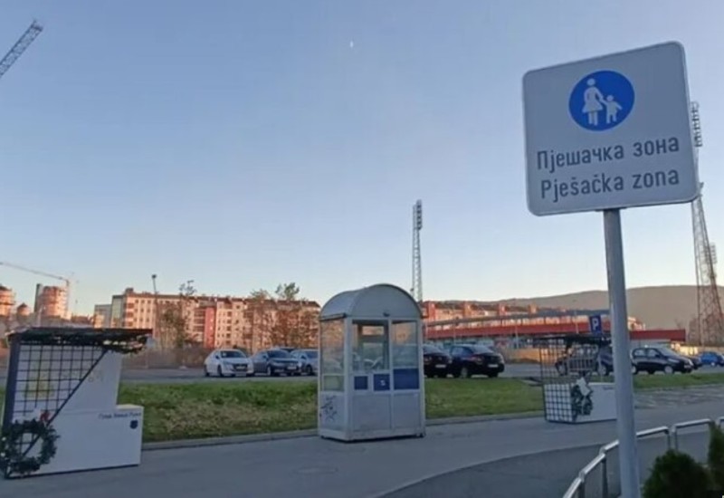 Nastavak nadmudrivanja: Postavljene kućice i novi znak za pješačku zonu