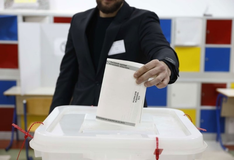 Vlada RS poziva na ostavke, CIK na Izborni zakon BiH