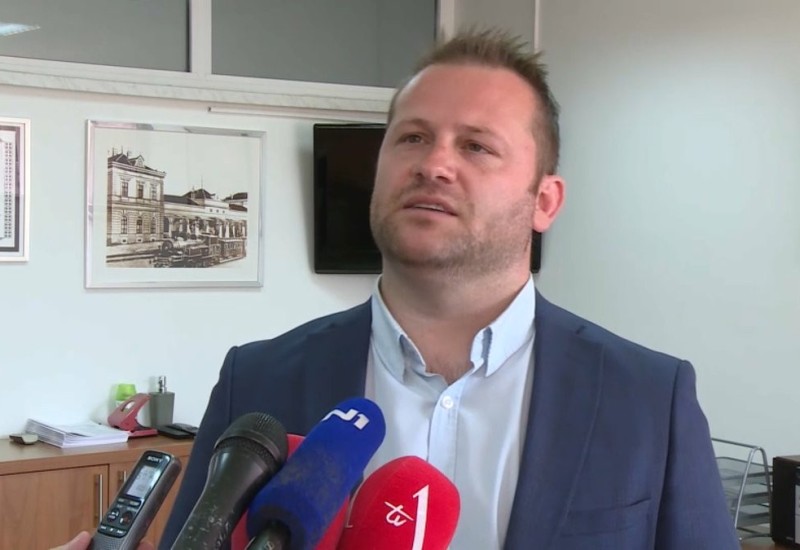 Psovke, prijetnje i govor mržnje zbog knjige o Prijedoru (VIDEO)