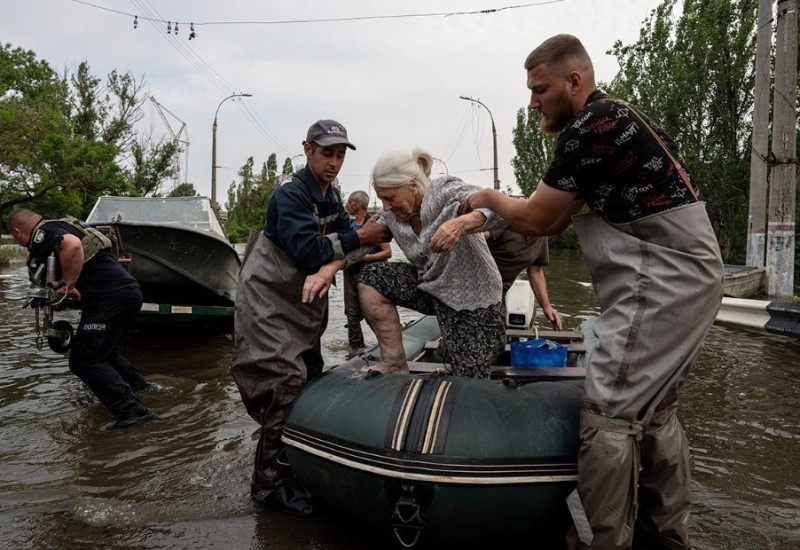 Prijavljene prve žrtve poplava u Hersonu nakon rušenja brane