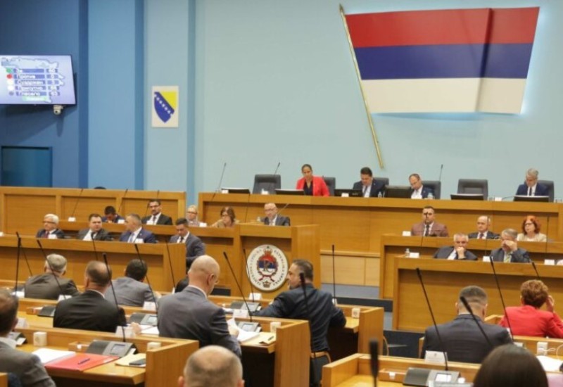 SKANDALI, TRAČEVI I OBRAČUNI Zašto politika sve češće izvlači ono najgore iz ljudi