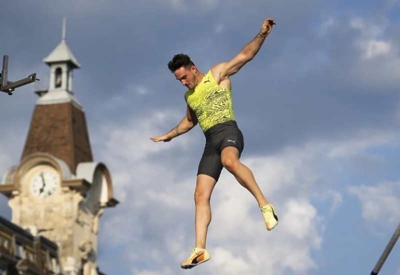 Stranica za odrasle poslala urnebesnu ponudu atletičaru koji je zbog polnog organa ostao bez medalje