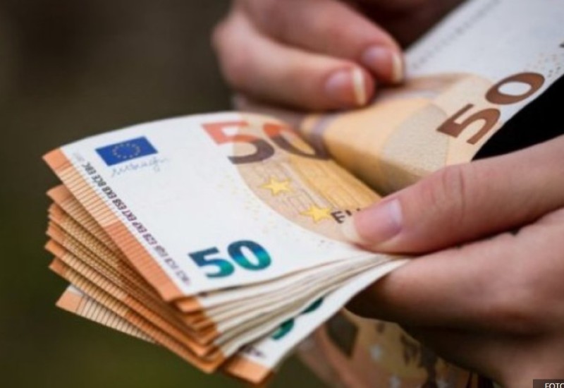 Srednja klasa se “topi”: U narednom periodu sve više stvari će biti finansijski nedostižne