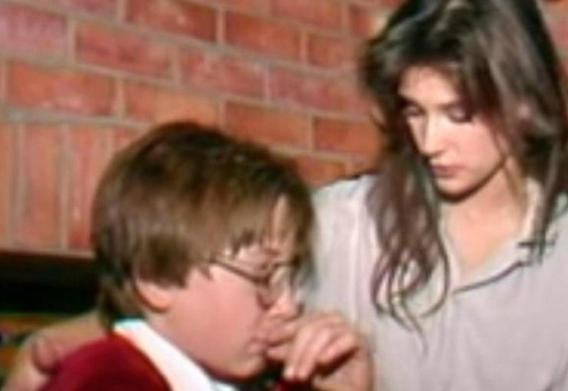Video u kojem Demi Mur ljubi maloljetnog dječaka zgrozio javnost (VIDEO)