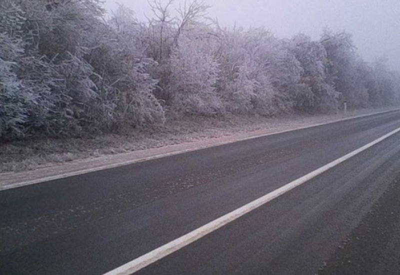 Budite oprezni za volanom: Poledica i jutros na kolovozima
