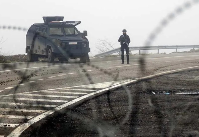 Policajac otvorio vatru na vozilo u pokretu na KiM