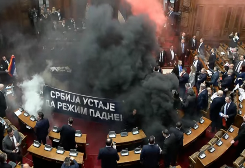 „PUMPAJ, PUMPAJ“ Dok se mi kao MIRNO RAZGRANIČAVAMO, komšije se uveliko pripremaju za „Dan D“: Kesić cirkus u Skupštini Srbije pretvorio u HIT GODINE