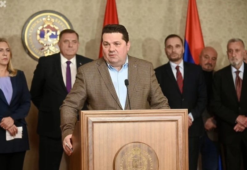 Stevandić: Dok ja branim Dodika, niži funkcioneri SNSD-a mi vršljaju po stranci