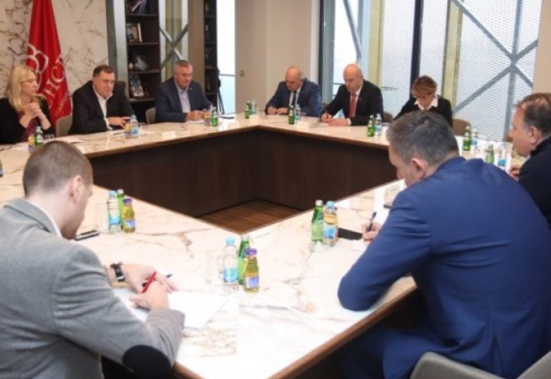 Formiranje vlasti na nivou BIH: Sastanak delegacije SNSD-a i “osmorke”