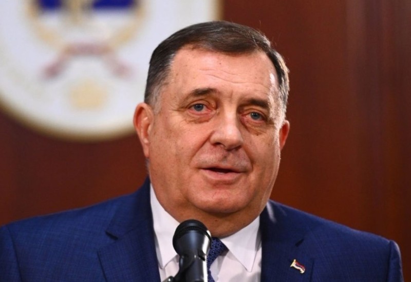 Dodik poželio bebama rođenim na Dan Republike: Rastite i razvijajte se zajedno sa Srpskom!