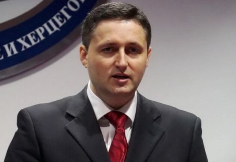 “Nije nikakav mirotvorac”: Bećirović optužio Vučića da je on “glavni problem u BiH”