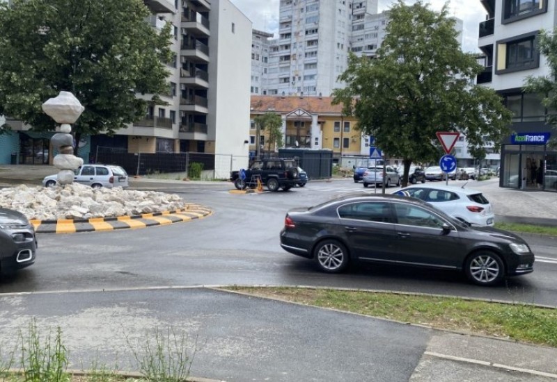 KOD VENECIJA MOSTA Umjesto ulice stajalište za hotel