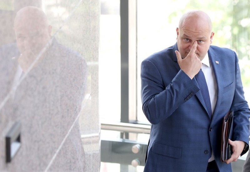 Ministar poručio građanima da sami peku hljeb: "To je bila nespretna izjava"