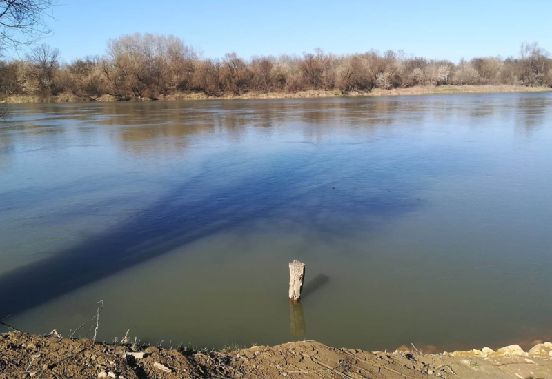 Pronađena dva tijela pored Save