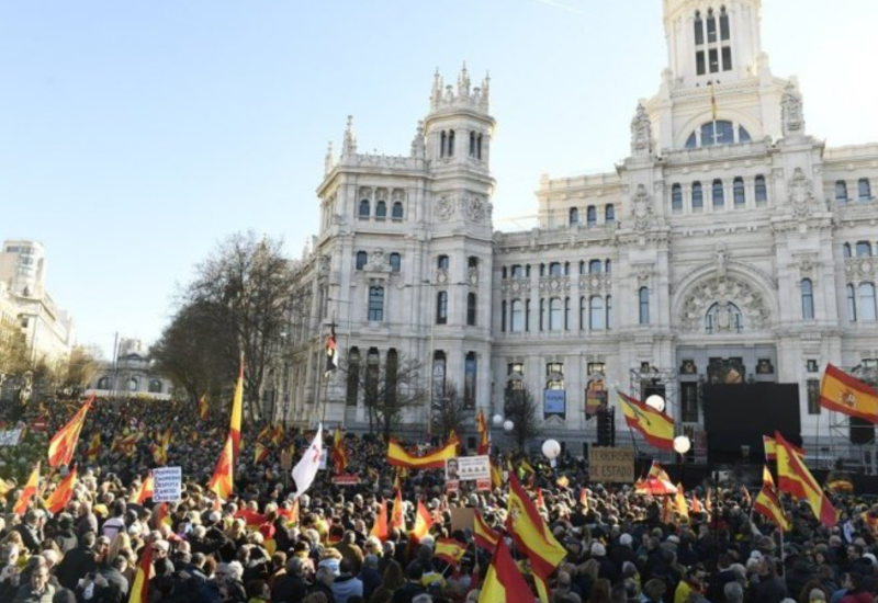 Protest zdravstvenih radnika u Madridu, na ulicama nekoliko stotina hiljada ljudi