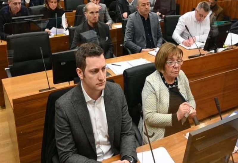 "Faksimilom sam pečatirala dokumente na osnovu Zeljkovićevog usmenog odobrenja"