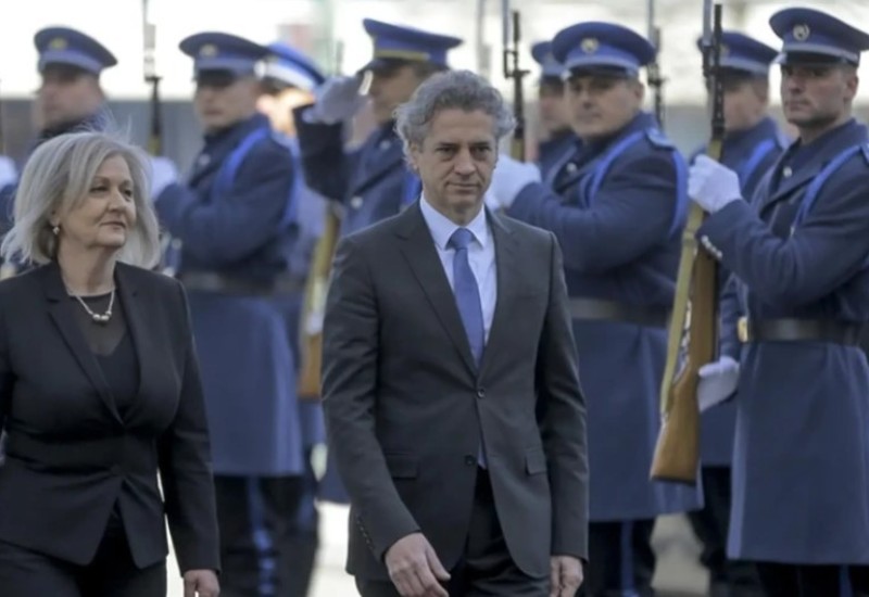 Robert Golob dočekan uz najveće državne počasti