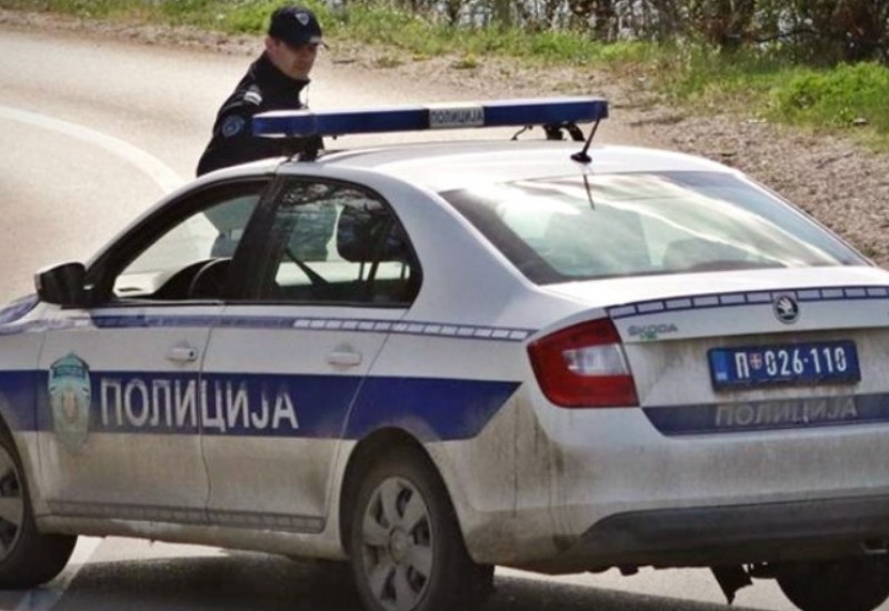 TRAGEDIJA U SRBIJI: Dječak (3) se ugušio, pritisnuo tipku za dizanje prozora u autu dok je virio van
