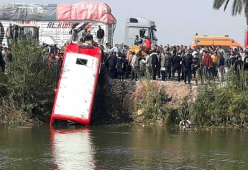 Autobus pao u kanal na sjeveru Egipta