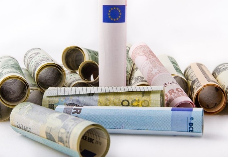 Dolar zabilježio oštar pad